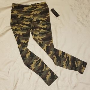 Weavers camo leggings